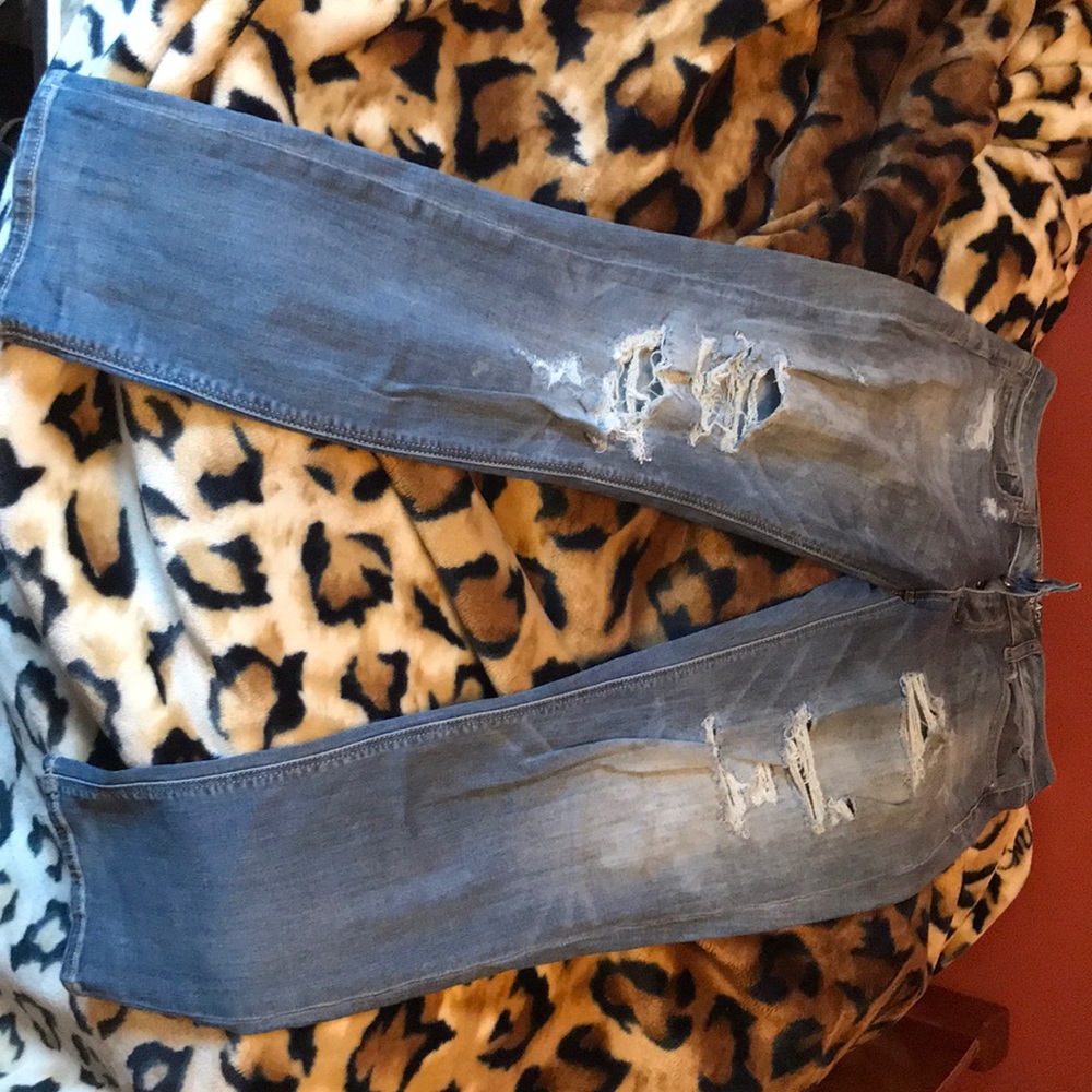 American eagle ripped jeans